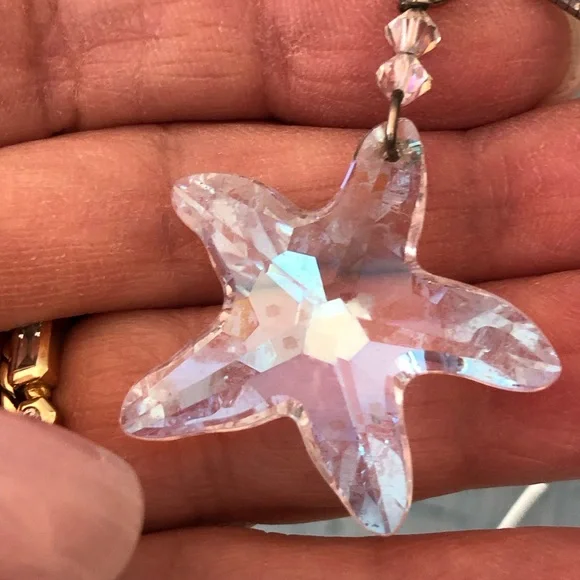 Pretty little crystal starfish charm with silver wire & hook and 2 crystal beads - Picture 9 of 10